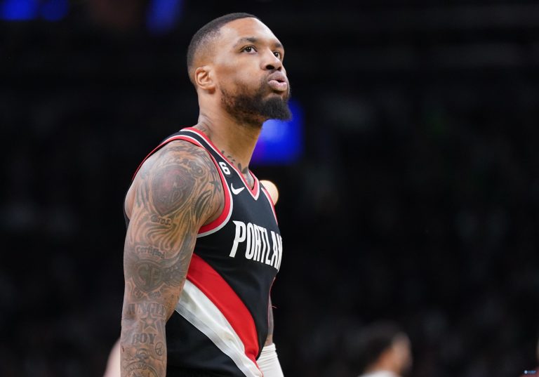 Wade: no need to advise Lillard, no matter what decision he makes, you must respect it.